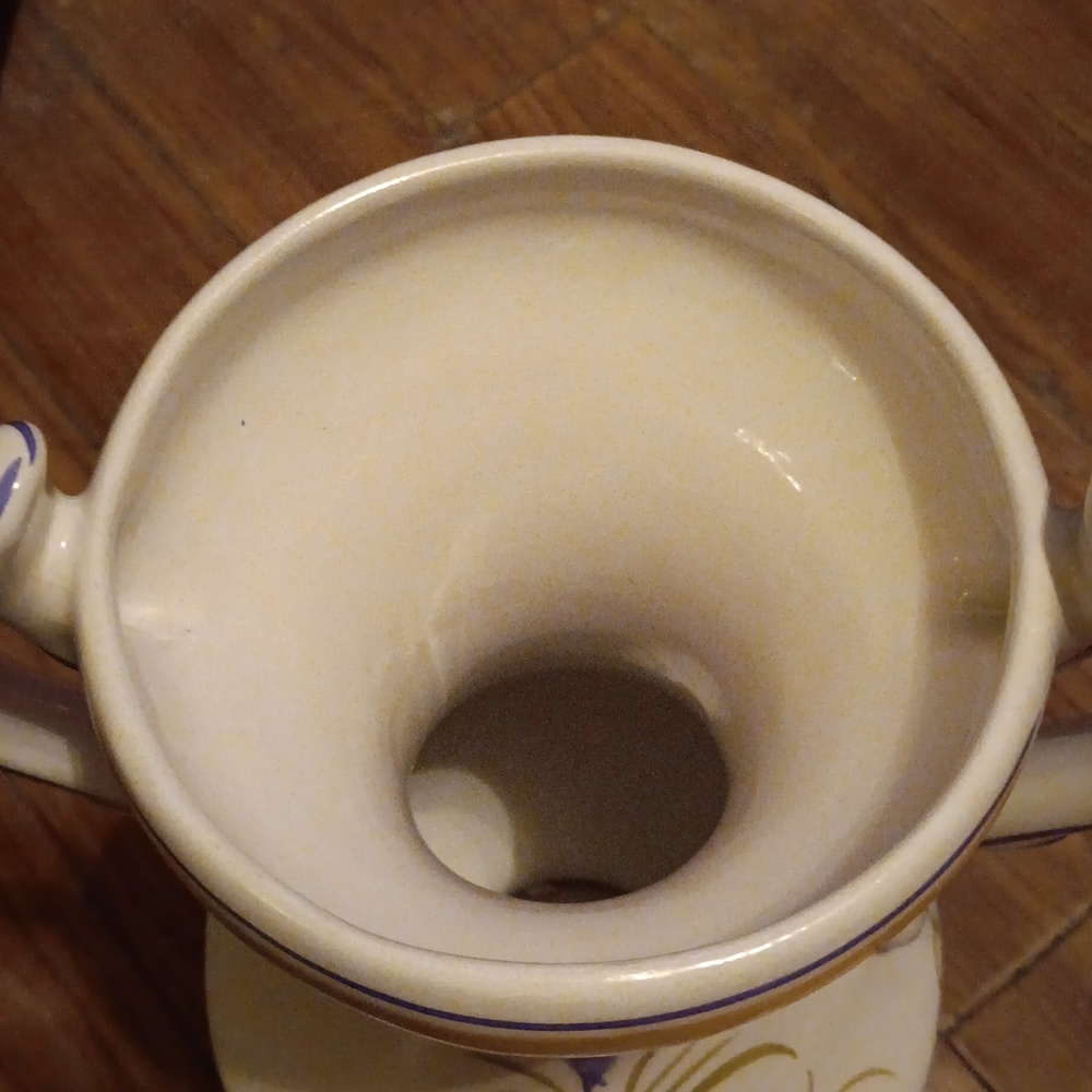 VINTAGE QUIMPER BRETONNE SITTING IN GARDEN VASE - Picture 8 of 12